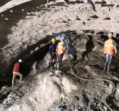 定襄拱顶带模注浆料的施工流程及注意事项